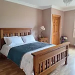 Nocleg ze śniadaniem Ballnamona House Cong