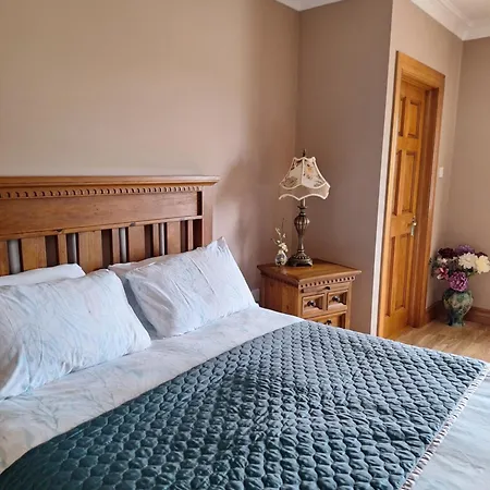 Bed & Breakfast Ballnamona House 3*