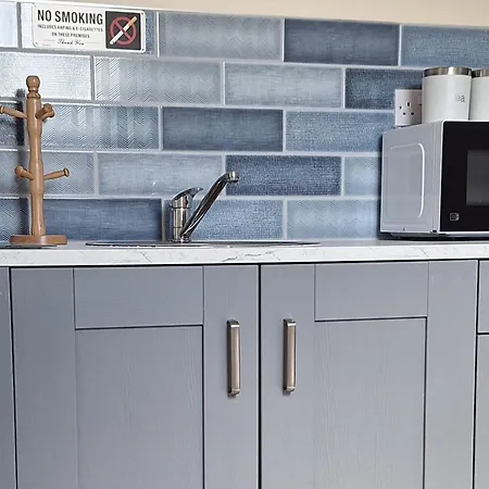 Bed & Breakfast Ballnamona House