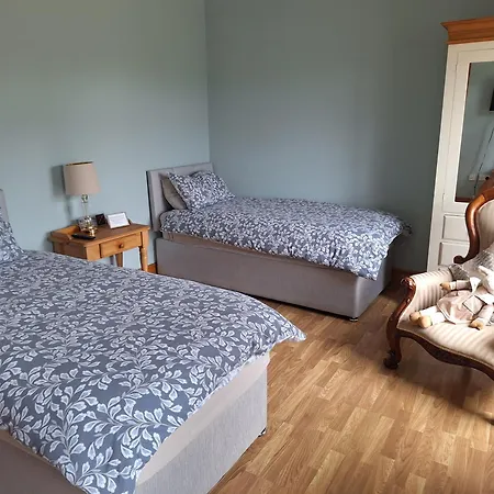 Bed & Breakfast Ballnamona House
