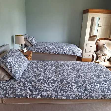 Bed & Breakfast Ballnamona House