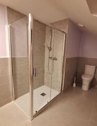 Ballnamona House קונג